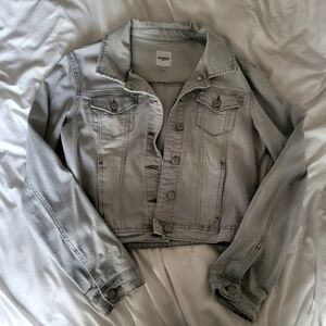 Cropped denim jacket